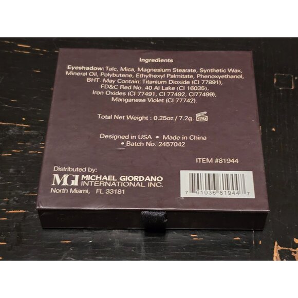 Max Studio Eye Beauty Box With 9 Eyeshadows & 2 Dual-Ended Brushes - Picture 4 of 4